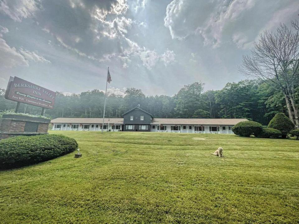 Berkshire Valley Inn North Hancock Esterno foto